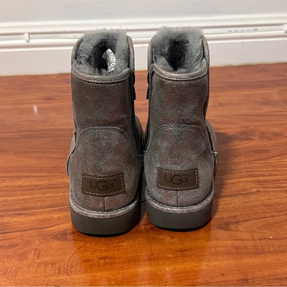 UGG Abree Mini Stardust Gunmetal Boots - Picture 2 of 7